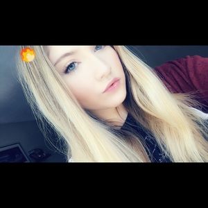 Meet your Posher, Kayla